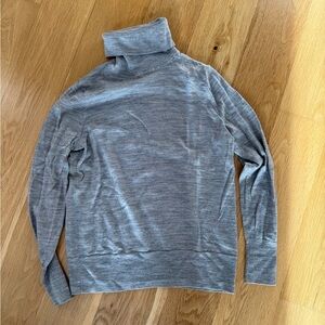 100% Merino Wool GAP Women’s Lightweight Turtleneck